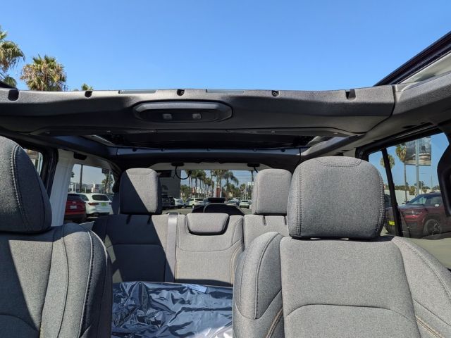 2025 Jeep Wrangler Sport S 2025 Jeep Wrangler Sport S