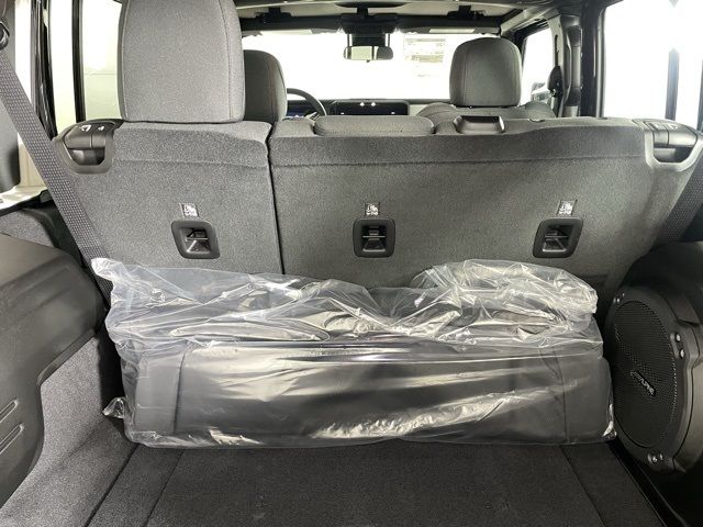 2025 Jeep Wrangler Sahara 2025 Jeep Wrangler Sahara