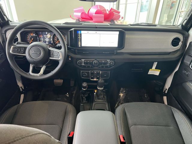 2025 Jeep Wrangler Sahara 4 Door 4x4 2025 Jeep Wrangler Sahara 4 Door 4x4