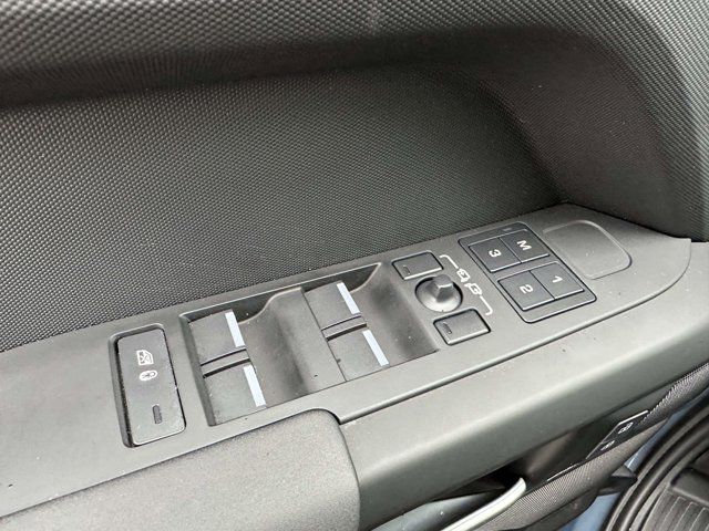 2025 Land Rover Defender S 2025 Land Rover Defender S