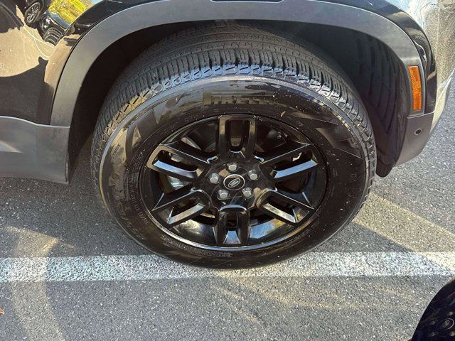 2025 Land Rover Defender S