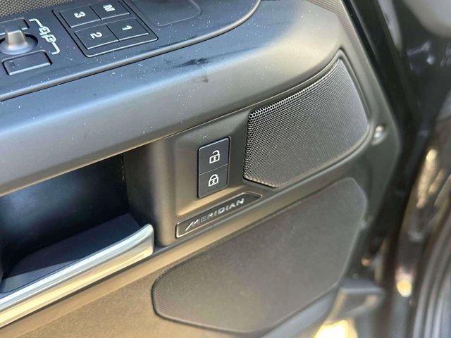 2025 Land Rover Defender S