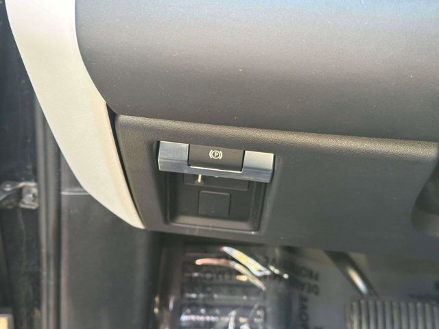 2025 Land Rover Defender S