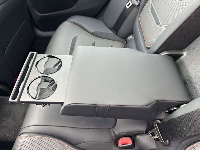 2025 Mercedes-Benz C-Class AMG C 63 S E Performance 2025 Mercedes-Benz C-Class AMG C 63 S E Performance