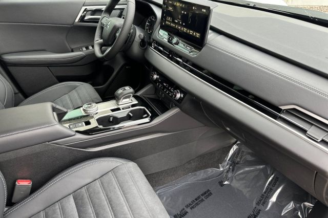 2025 Mitsubishi Outlander SE 2025 Mitsubishi Outlander SE