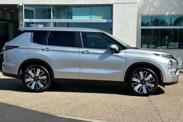 2025 Mitsubishi Outlander SE 2025 Mitsubishi Outlander SE