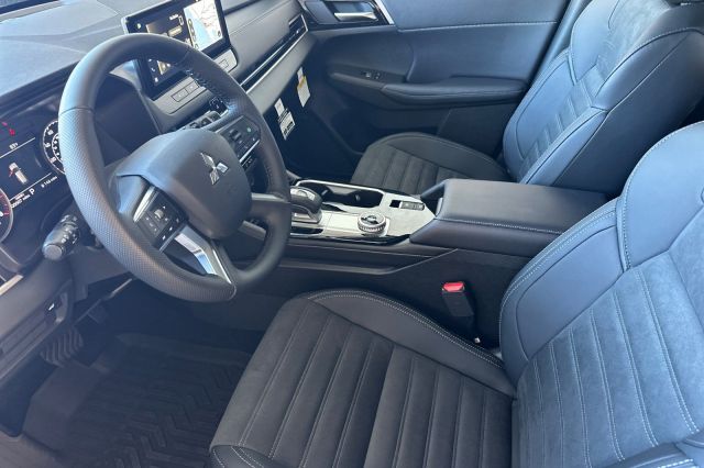 2025 Mitsubishi Outlander SE 2025 Mitsubishi Outlander SE