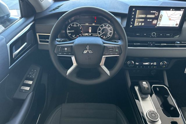 2025 Mitsubishi Outlander SE 2025 Mitsubishi Outlander SE