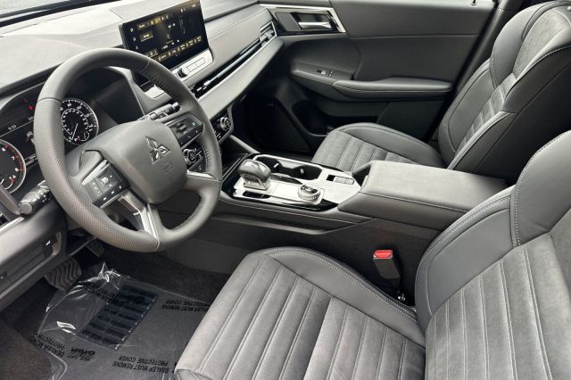 2025 Mitsubishi Outlander SE 2025 Mitsubishi Outlander SE