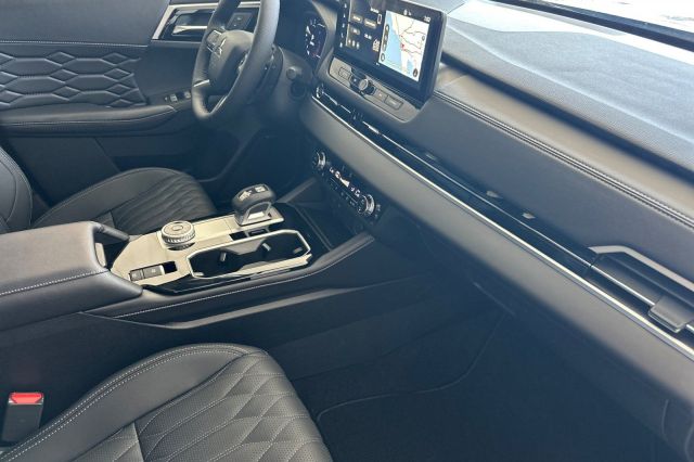 2025 Mitsubishi Outlander SEL 2025 Mitsubishi Outlander SEL