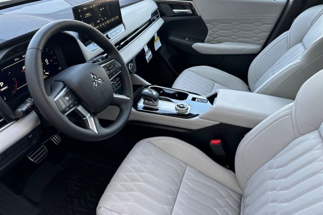 2025 Mitsubishi Outlander SEL 2025 Mitsubishi Outlander SEL