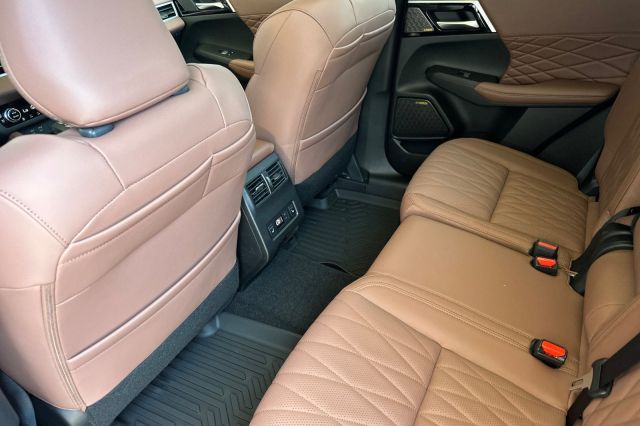 2025 Mitsubishi Outlander SEL 2025 Mitsubishi Outlander SEL