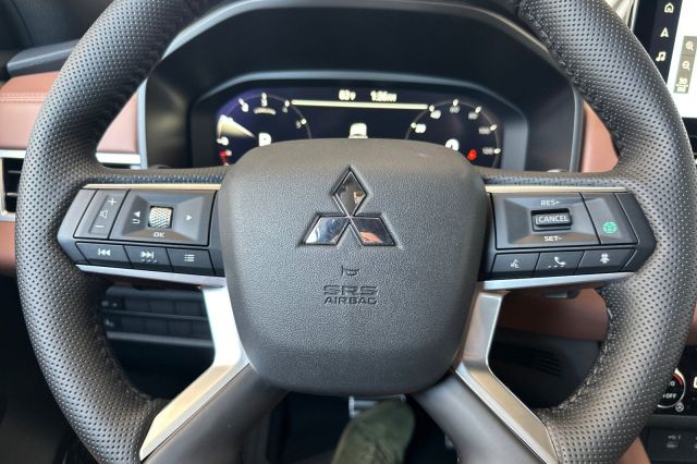 2025 Mitsubishi Outlander SEL 2025 Mitsubishi Outlander SEL