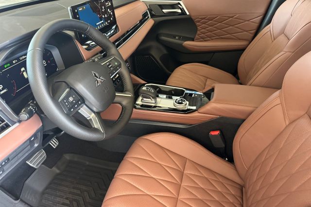 2025 Mitsubishi Outlander SEL 2025 Mitsubishi Outlander SEL