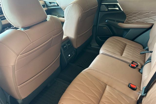 2025 Mitsubishi Outlander SEL 2025 Mitsubishi Outlander SEL