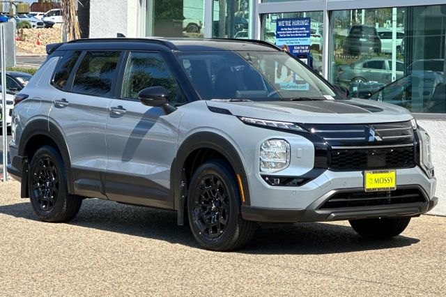 2025 Mitsubishi Outlander SE 2025 Mitsubishi Outlander SE