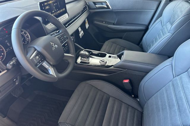 2025 Mitsubishi Outlander SE 2025 Mitsubishi Outlander SE