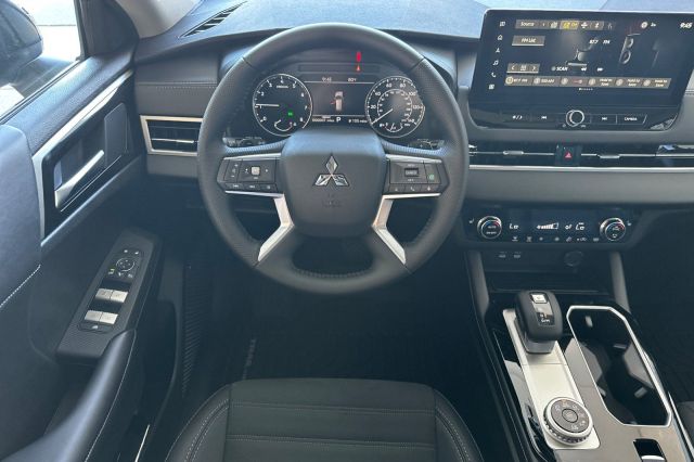 2025 Mitsubishi Outlander SE 2025 Mitsubishi Outlander SE