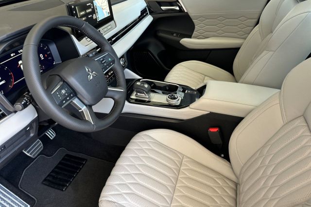 2025 Mitsubishi Outlander SEL 2025 Mitsubishi Outlander SEL