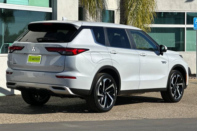 2025 Mitsubishi Outlander PHEV SE 2025 Mitsubishi Outlander PHEV SE