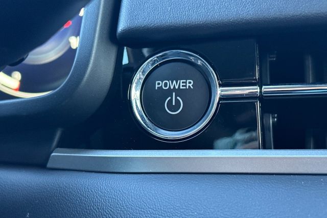 2025 Mitsubishi Outlander PHEV SE 2025 Mitsubishi Outlander PHEV SE