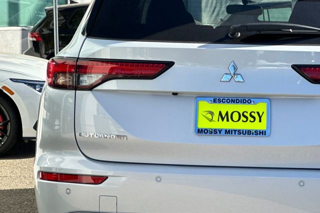 2025 Mitsubishi Outlander PHEV SE 2025 Mitsubishi Outlander PHEV SE
