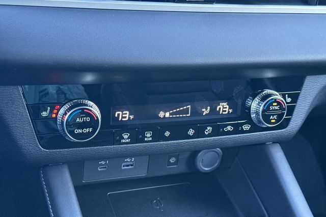 2025 Mitsubishi Outlander PHEV SE 2025 Mitsubishi Outlander PHEV SE