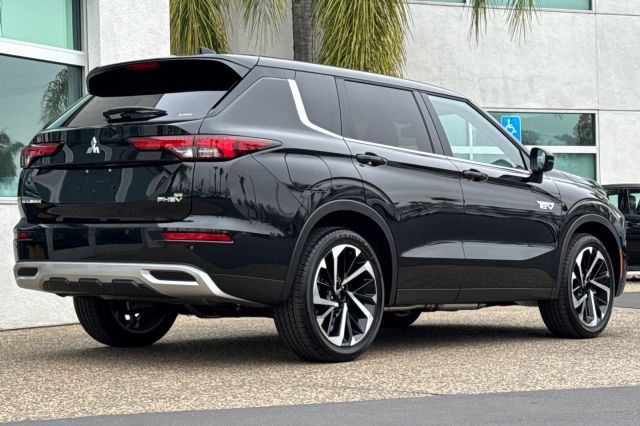 2025 Mitsubishi Outlander PHEV SE 2025 Mitsubishi Outlander PHEV SE