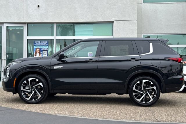 2025 Mitsubishi Outlander PHEV SE 2025 Mitsubishi Outlander PHEV SE