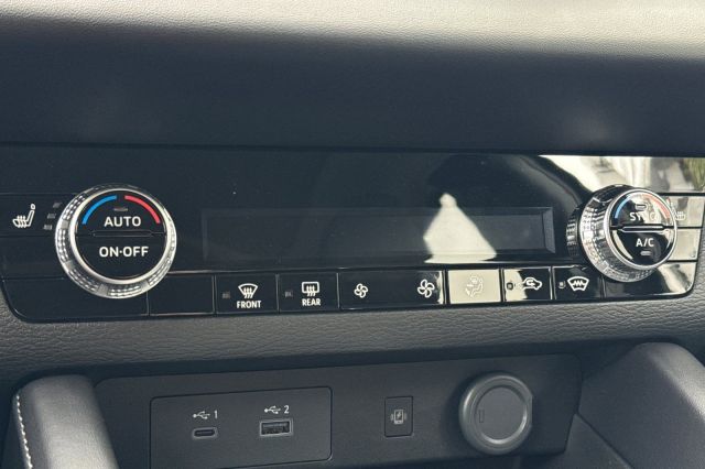 2025 Mitsubishi Outlander PHEV SE 2025 Mitsubishi Outlander PHEV SE