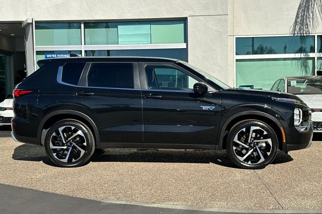 2025 Mitsubishi Outlander PHEV SE 2025 Mitsubishi Outlander PHEV SE