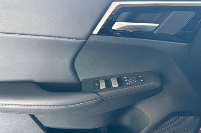 2025 Mitsubishi Outlander PHEV SE 2025 Mitsubishi Outlander PHEV SE