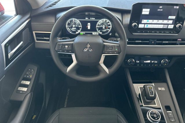 2025 Mitsubishi Outlander PHEV SE 2025 Mitsubishi Outlander PHEV SE