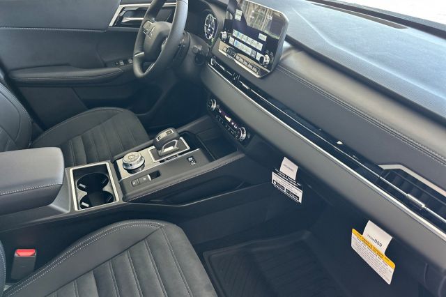 2025 Mitsubishi Outlander PHEV SE 2025 Mitsubishi Outlander PHEV SE