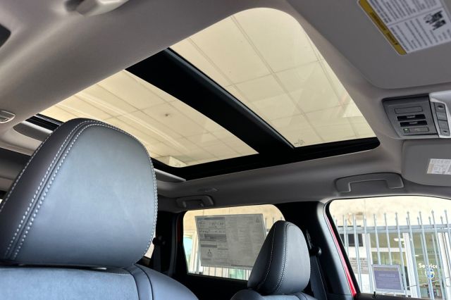 2025 Mitsubishi Outlander PHEV SE 2025 Mitsubishi Outlander PHEV SE