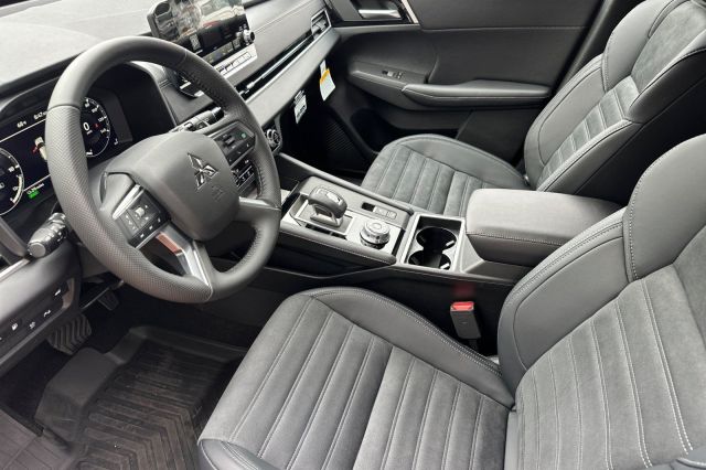 2025 Mitsubishi Outlander PHEV SE 2025 Mitsubishi Outlander PHEV SE