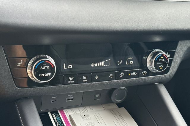 2025 Mitsubishi Outlander PHEV SE 2025 Mitsubishi Outlander PHEV SE