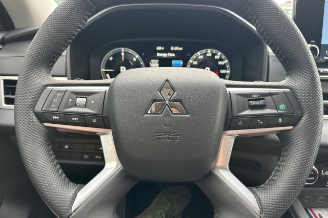 2025 Mitsubishi Outlander PHEV SE 2025 Mitsubishi Outlander PHEV SE