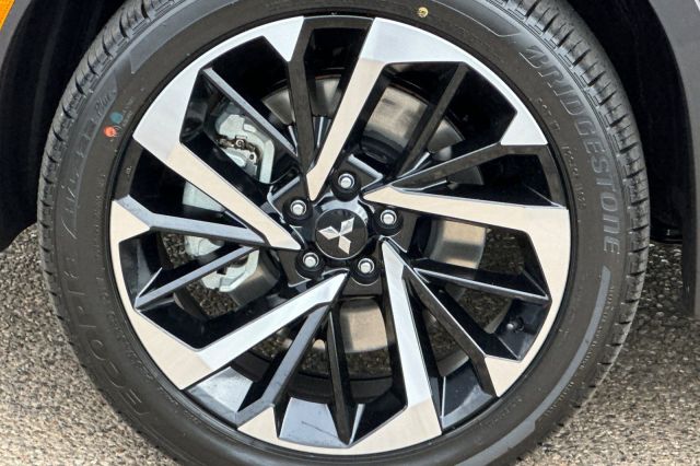 2025 Mitsubishi Outlander PHEV SE 2025 Mitsubishi Outlander PHEV SE