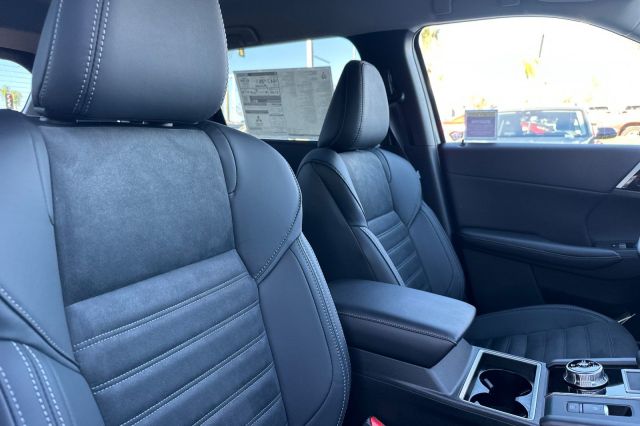 2025 Mitsubishi Outlander PHEV SE 2025 Mitsubishi Outlander PHEV SE