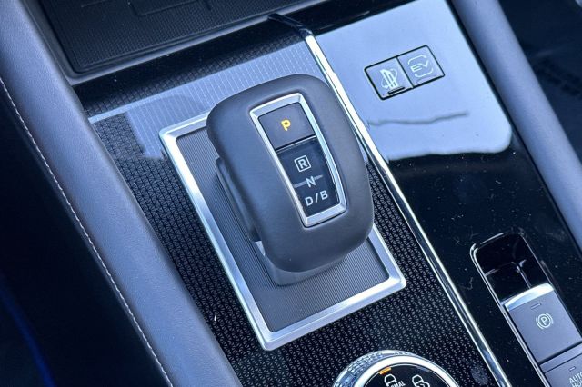 2025 Mitsubishi Outlander PHEV SEL 2025 Mitsubishi Outlander PHEV SEL