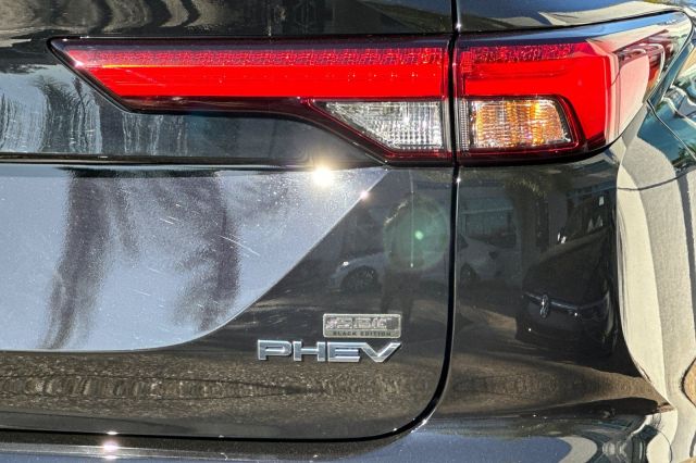 2025 Mitsubishi Outlander PHEV SEL 2025 Mitsubishi Outlander PHEV SEL