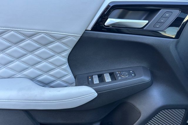 2025 Mitsubishi Outlander PHEV SEL 2025 Mitsubishi Outlander PHEV SEL