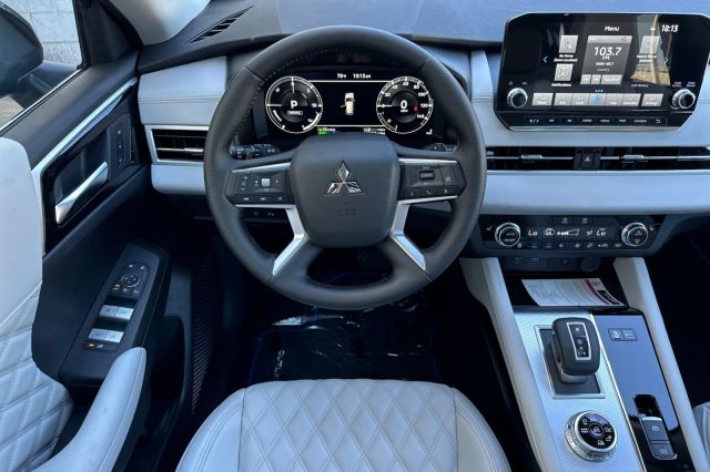 2025 Mitsubishi Outlander PHEV SEL 2025 Mitsubishi Outlander PHEV SEL