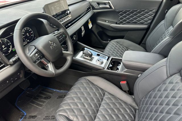 2025 Mitsubishi Outlander PHEV SEL 2025 Mitsubishi Outlander PHEV SEL