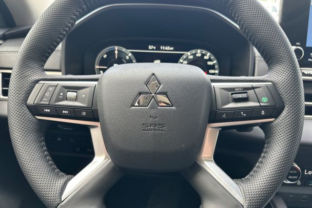 2025 Mitsubishi Outlander PHEV SEL 2025 Mitsubishi Outlander PHEV SEL