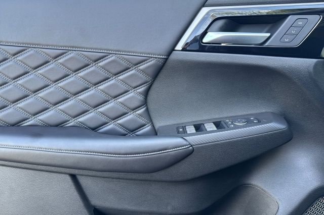 2025 Mitsubishi Outlander PHEV SEL 2025 Mitsubishi Outlander PHEV SEL