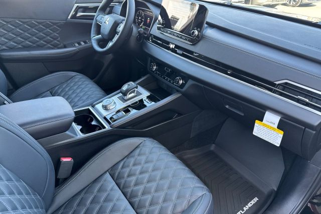 2025 Mitsubishi Outlander PHEV SEL 2025 Mitsubishi Outlander PHEV SEL