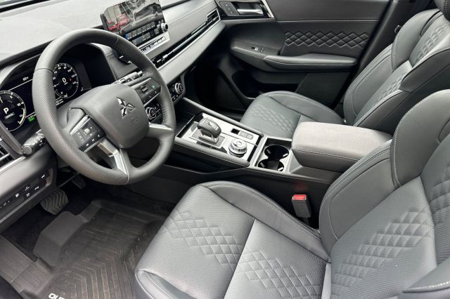 2025 Mitsubishi Outlander PHEV SEL 2025 Mitsubishi Outlander PHEV SEL