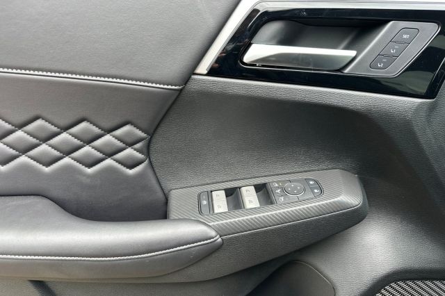 2025 Mitsubishi Outlander PHEV SEL 2025 Mitsubishi Outlander PHEV SEL